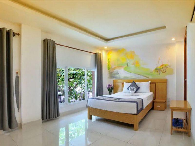 U And Me Hotel Tan Phong Exterior foto
