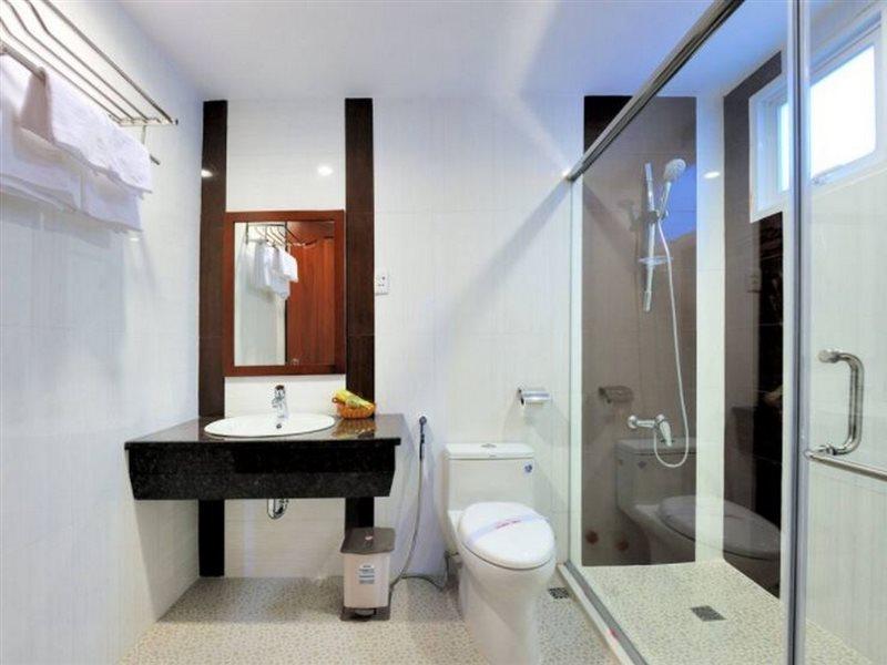 U And Me Hotel Tan Phong Exterior foto